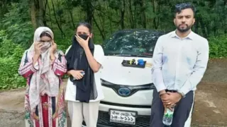 স্বরাষ্ট্র মন্ত্রণালয়ের স্টিকার লাগানো গাড়িতে ইয়াবা পাচার, আটক ৩