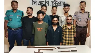 চান্দগাঁওয়ে পুলিশের জালে ‘শীর্ষ সন্ত্রাসী’ বুইশ্যার ৭ সহযোগী