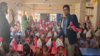 ফুল ও চকলেট দিয়ে আনোয়ারায় শতাধিক প্রাক প্রাথমিকের শিক্ষার্থীকে বরণ