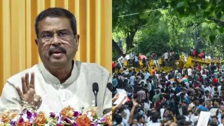 ‘ককরোচদের’ বিক্ষোভের মুখে ভারতের শিক্ষামন্ত্রীর পদত্যাগ